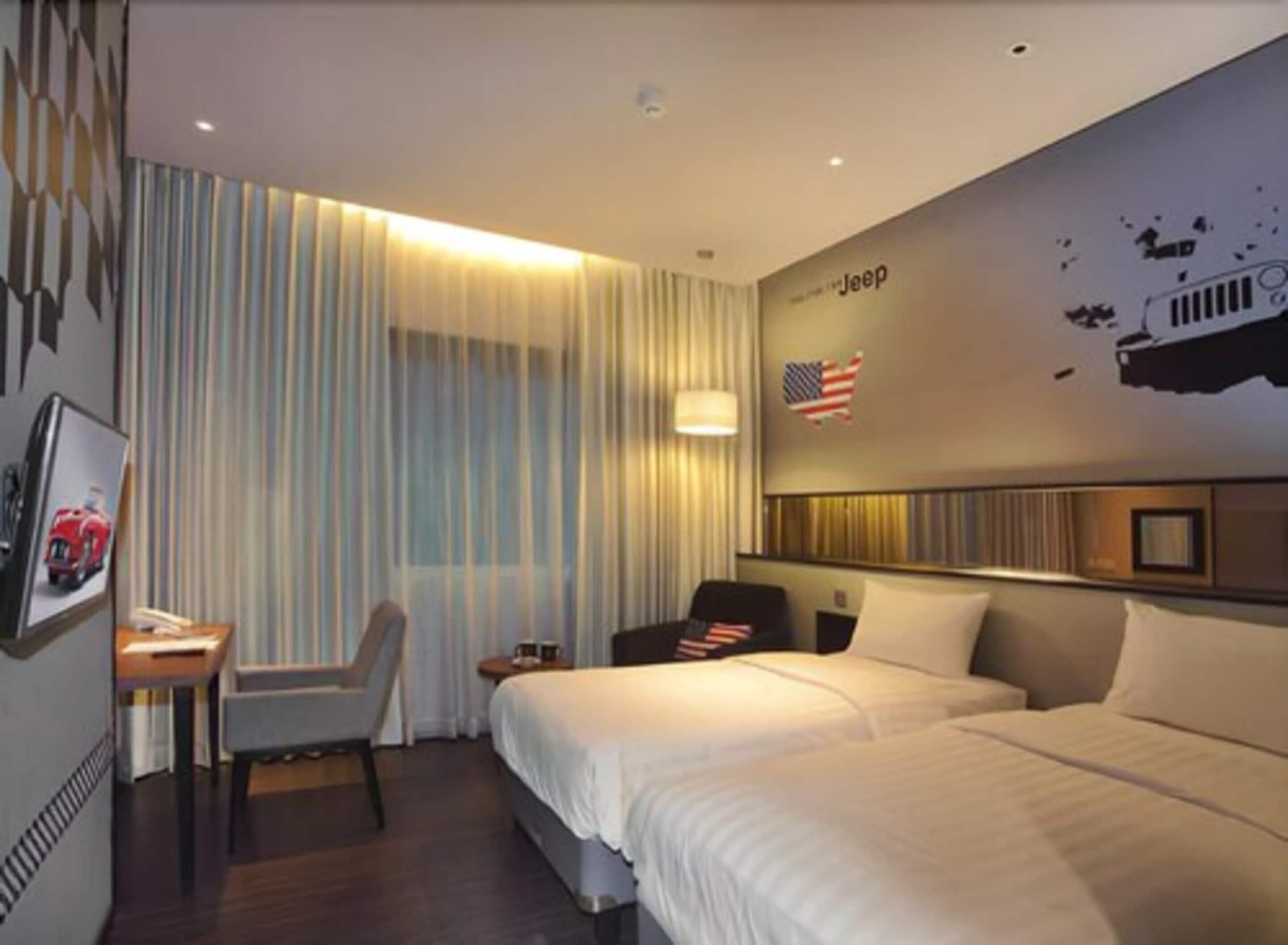 Cabin Hotel Jakarta Exterior photo